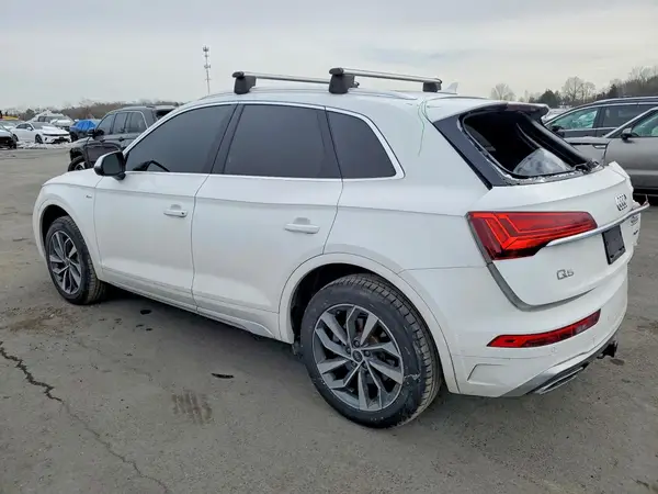 WA1EAAFY6P2046415 2023 AUDI Q5 - Image 2