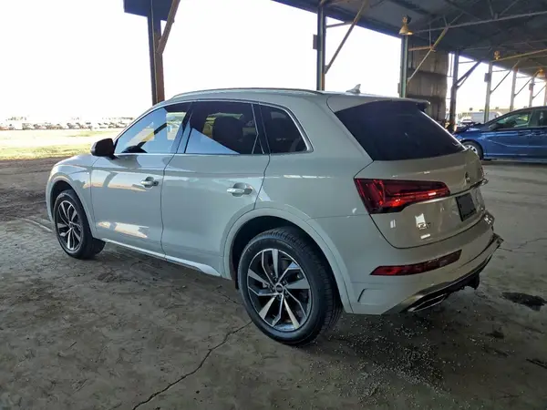 WA1EAAFY6P2130220 2023 AUDI Q5 - Image 2