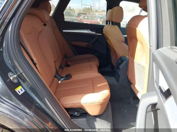 WA1EAAFY6S202040J 2025 AUDI Q5 - Image 8