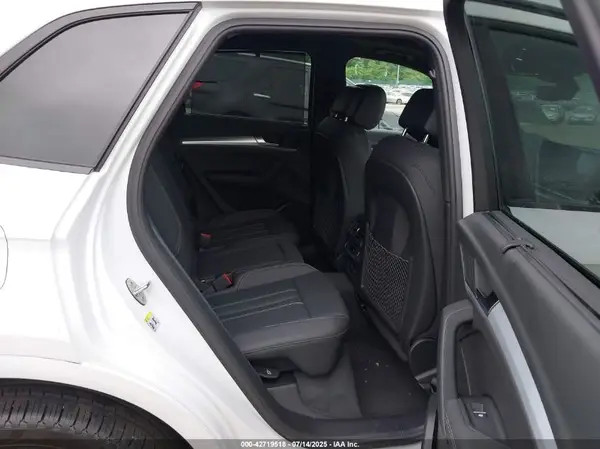 WA1EAAFY6S2024939 2025 AUDI Q5 - Image 8