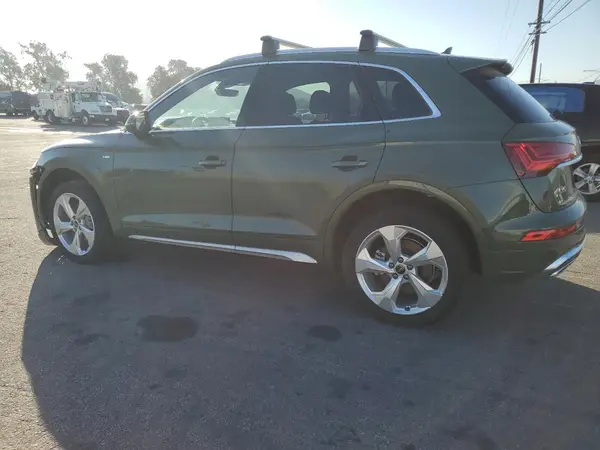 WA1EAAFY6S2050960 2025 AUDI Q5 - Image 2