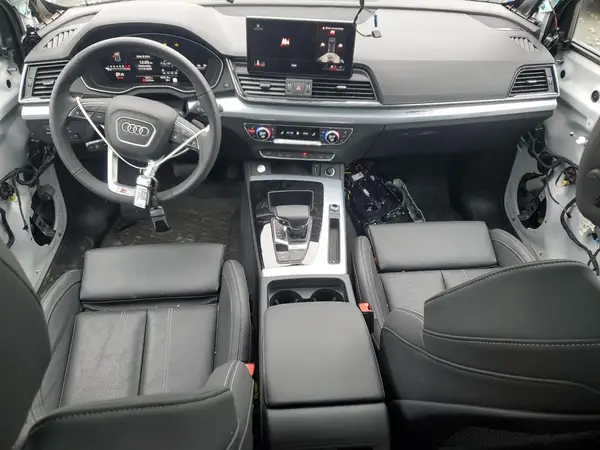 WA1EAAFY6S2053051 2025 AUDI Q5 - Image 8