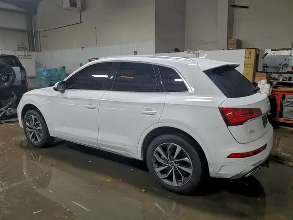 WA1EAAFY7N2055055 2022 AUDI Q5 - Image 2