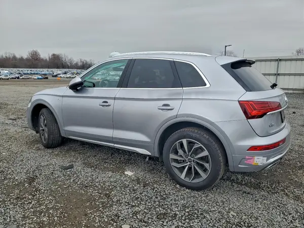WA1EAAFY7N2082725 2022 AUDI Q5 - Image 2
