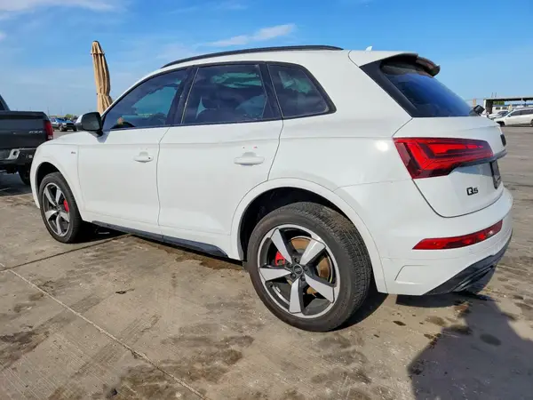 WA1EAAFY7R2054834 2024 AUDI Q5 - Image 2