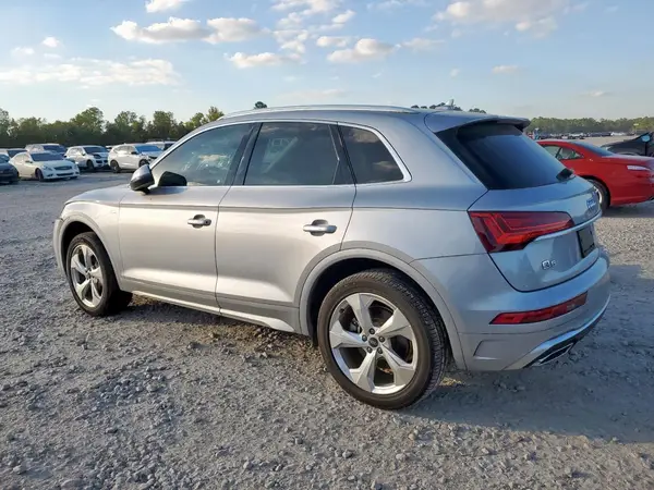 WA1EAAFY8N2051046 2022 AUDI Q5 - Image 2