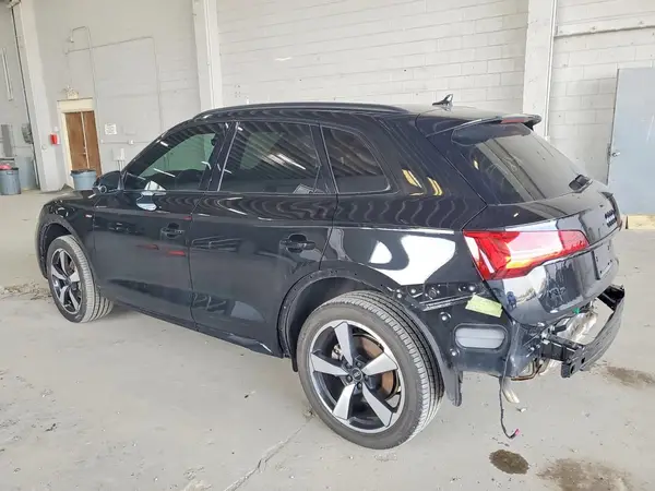 WA1EAAFY8N2064606 2022 AUDI Q5 - Image 2