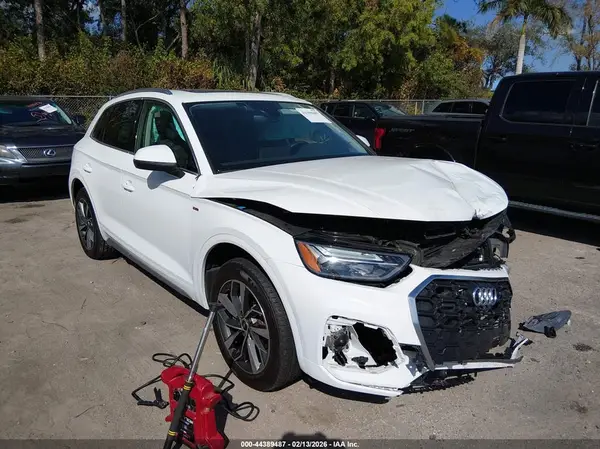 WA1EAAFY8R2028744 2024 AUDI Q5 - Image 1