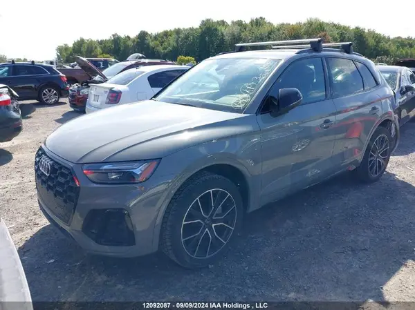 WA1EAAFY9M2125590 2021 AUDI Q5 - Image 2