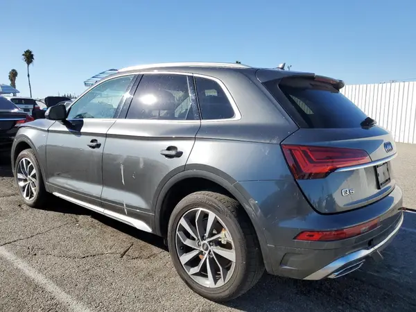 WA1EAAFY9N2080121 2022 AUDI Q5 - Image 2