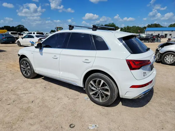 WA1EAAFY9N2137353 2022 AUDI Q5 - Image 2