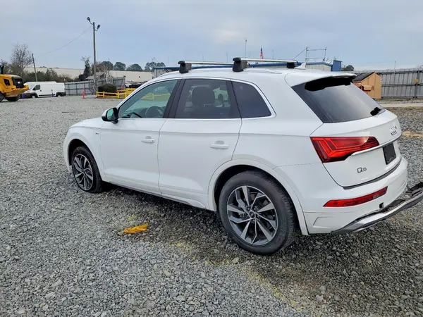 WA1EAAFY9P2058011 2023 AUDI Q5 - Image 2