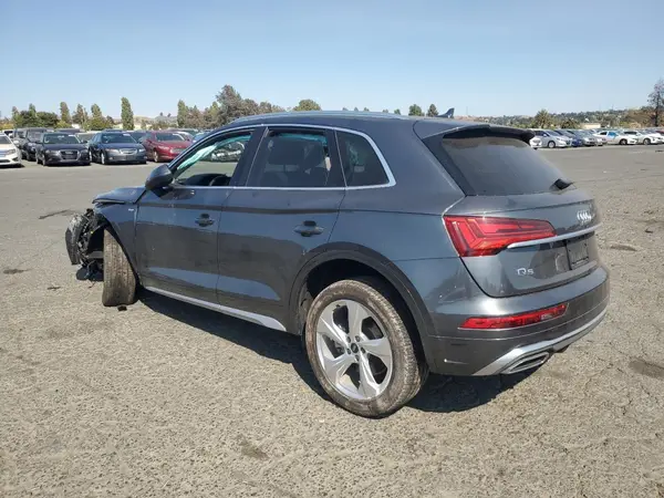 WA1EAAFY9P2063922 2023 AUDI Q5 - Image 2