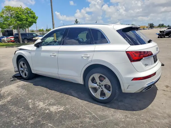 WA1EAAFY9R2008356 2024 AUDI Q5 - Image 2