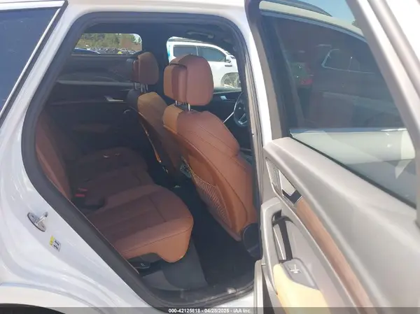 WA1EAAFY9S2016575 2025 AUDI Q5 - Image 8
