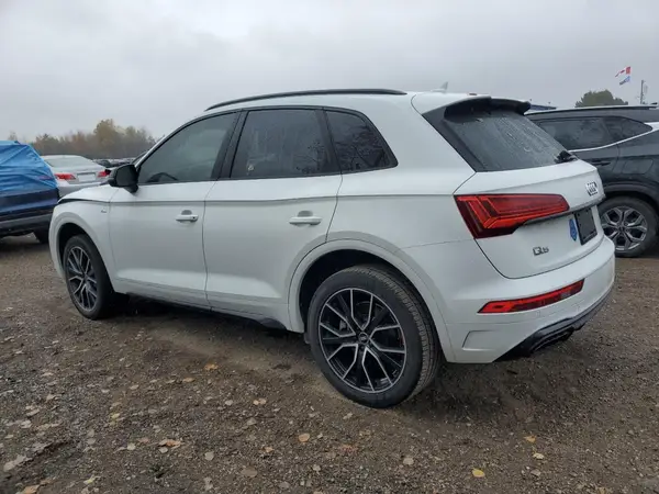 WA1EAAFYXM2005748 2021 AUDI Q5 - Image 2