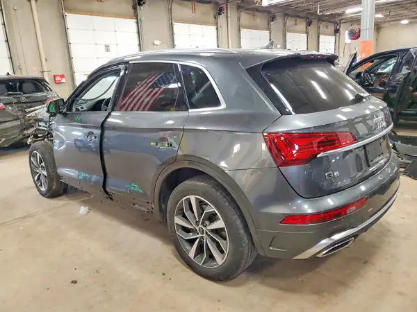 WA1EAAFYXN2076708 2022 AUDI Q5 - Image 2