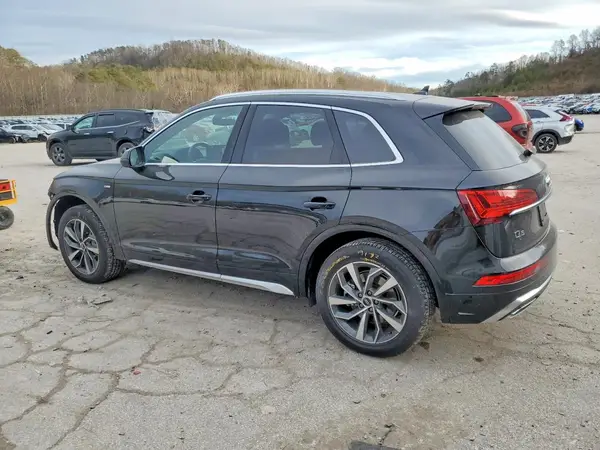 WA1EAAFYXP2016852 2023 AUDI Q5 - Image 2