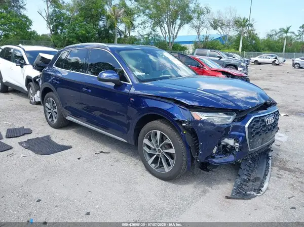 WA1EAAFYXP2110178 2023 AUDI Q5 - Image 1