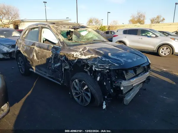 WA1EAAFYXP2148025 2023 AUDI Q5 - Image 1
