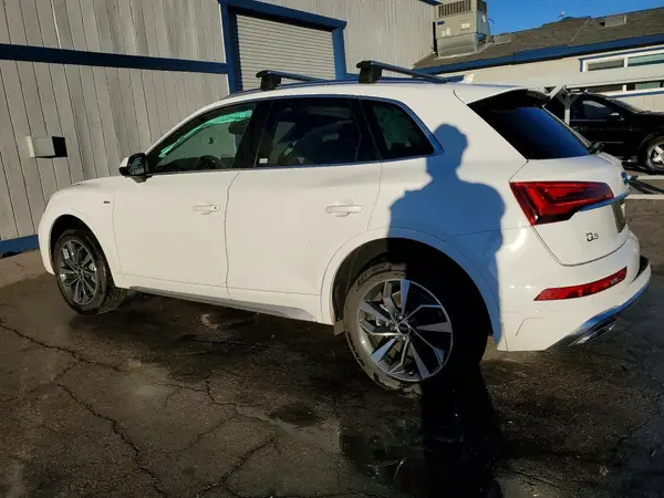 WA1EAAFYXR2070381 2024 AUDI Q5 - Image 2