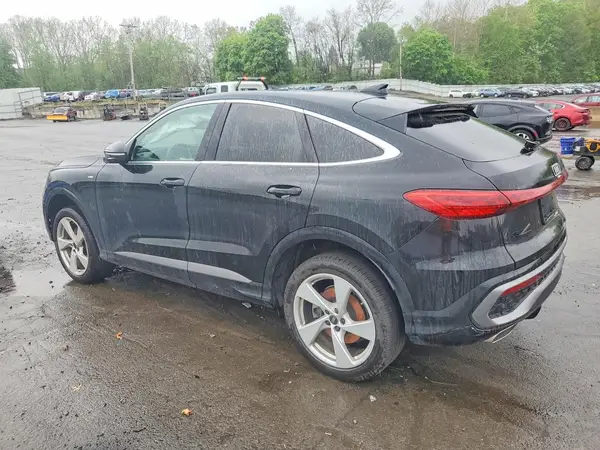 WA1EAAGU3S2037918 2025 AUDI Q5 - Image 2