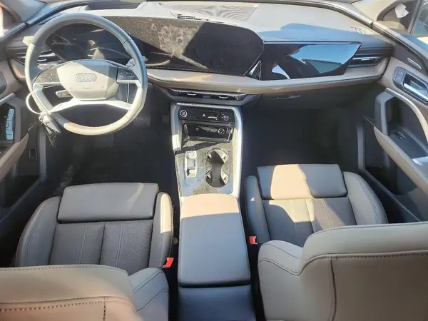 WA1EAAGU3S2057215 2025 AUDI Q5 - Image 8