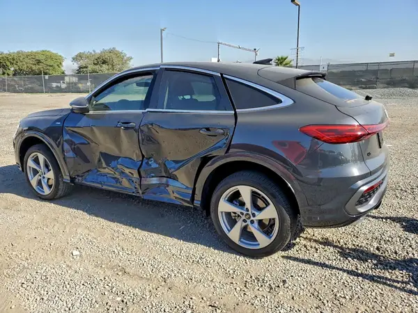 WA1EAAGU7S2074244 2025 AUDI Q5 - Image 2