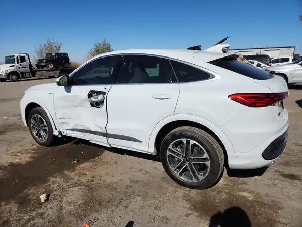 WA1EAAGUXS2060337 2025 AUDI Q5 - Image 2