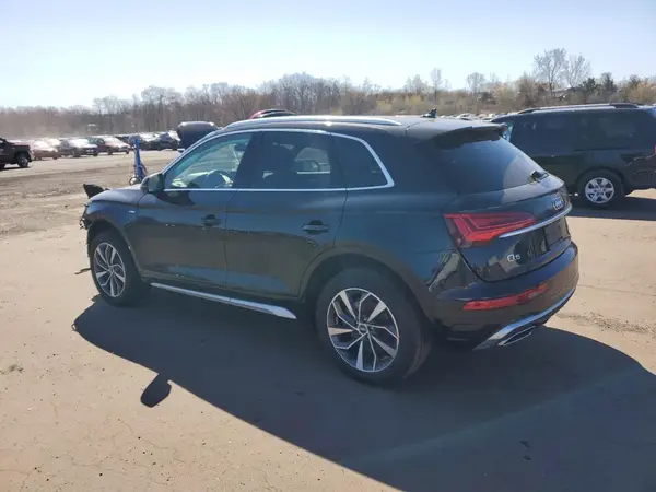 WA1EABFY2N2067880 2022 AUDI Q5 - Image 2