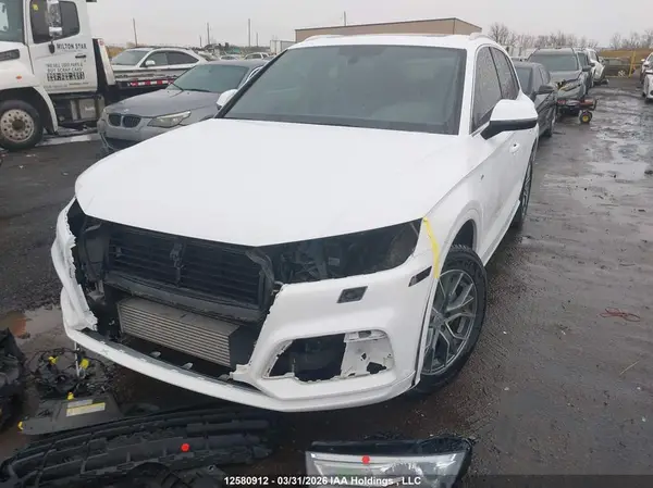 WA1ENAFY5K2070945 2019 AUDI Q5 - Image 2