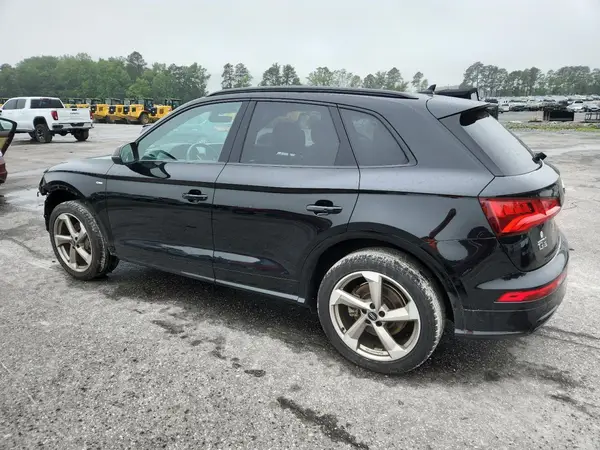 WA1ENAFY6L2080885 2020 AUDI Q5 - Image 2