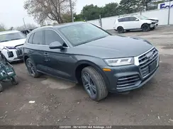 WA1ENAFY8K2137585 2019 AUDI Q5