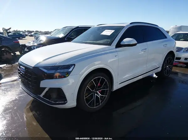 WA1EVAF10KD005931 2019 AUDI Q8 - Image 2