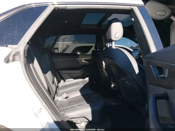 WA1EVAF10KD005931 2019 AUDI Q8 - Image 8