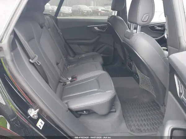 WA1EVAF10KD025256 2019 AUDI Q8 - Image 8