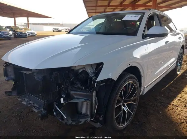 WA1EVAF10MD013028 2021 AUDI Q8 - Image 2