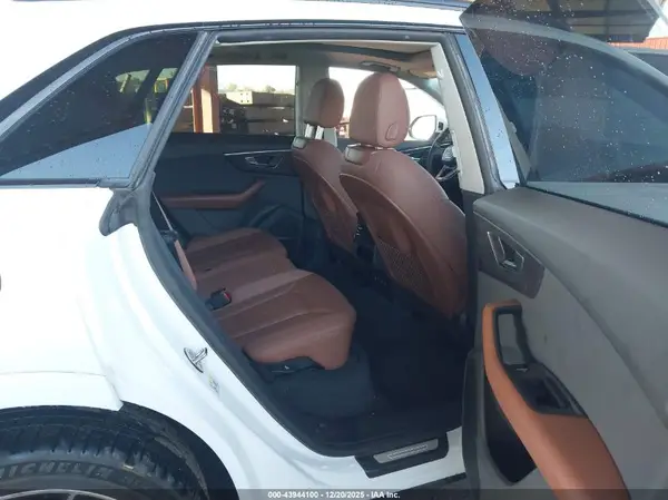 WA1EVAF10MD013028 2021 AUDI Q8 - Image 8