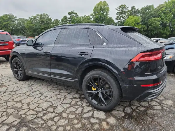 WA1EVAF10MD034980 2021 AUDI Q8 - Image 2