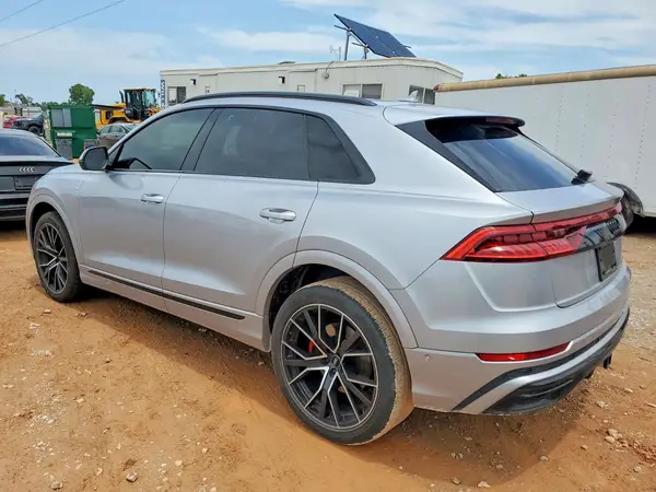 WA1EVAF11MD004614 2021 AUDI Q8 - Image 2