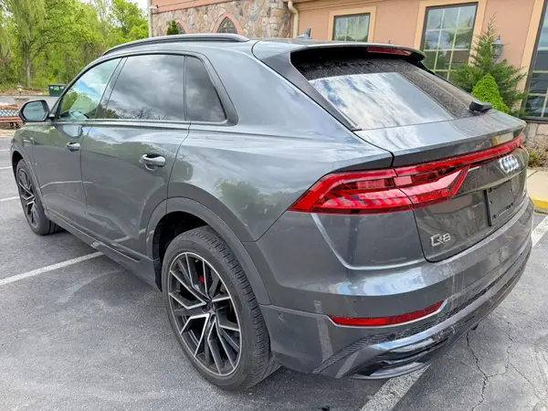 WA1EVAF11MD007500 2021 AUDI Q8 - Image 2