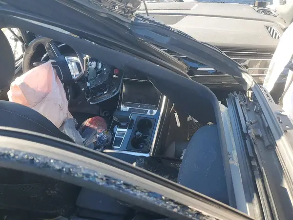 WA1EVAF12KD021872 2019 AUDI Q8 - Image 8