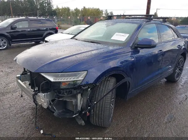 WA1EVAF12KD035724 2019 AUDI Q8 - Image 2