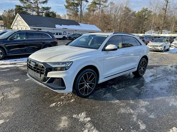 WA1EVAF12KD042561 2019 AUDI Q8 - Image 2