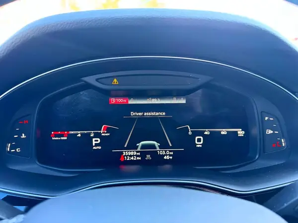 WA1EVAF12MD020630 2021 AUDI Q8 - Image 8