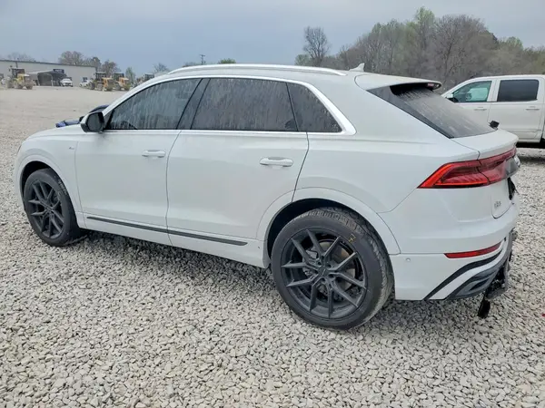 WA1EVAF13MD013363 2021 AUDI Q8 - Image 2