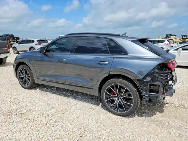 WA1EVAF13MD033094 2021 AUDI Q8 - Image 2