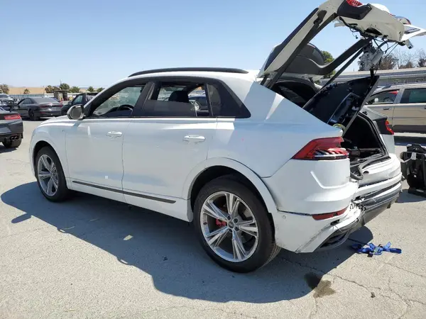 WA1EVAF13MD041311 2021 AUDI Q8 - Image 2