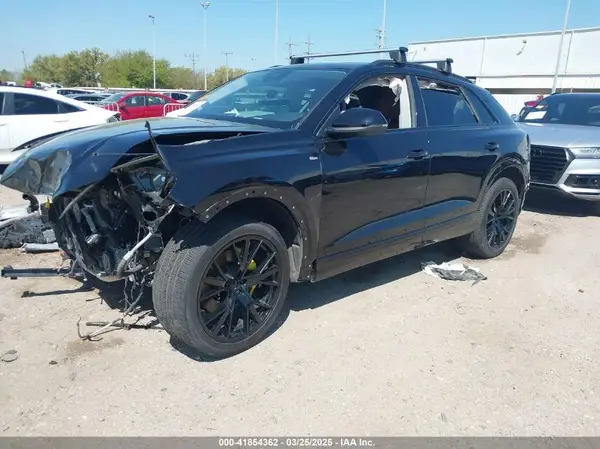 WA1EVAF14MD003053 2021 AUDI Q8 - Image 2