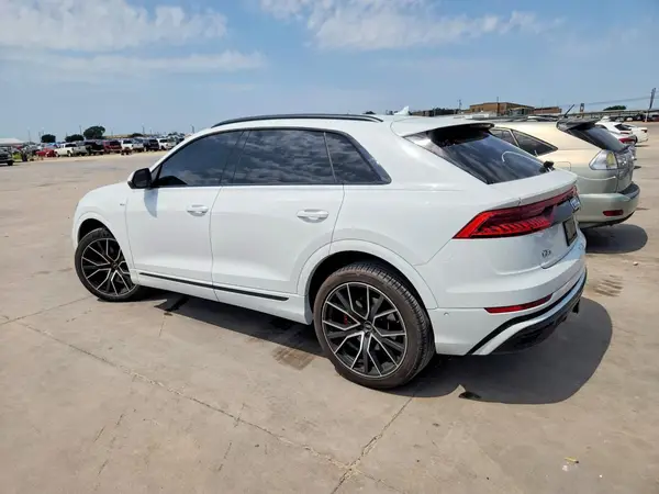 WA1EVAF14MD006745 2021 AUDI Q8 - Image 2